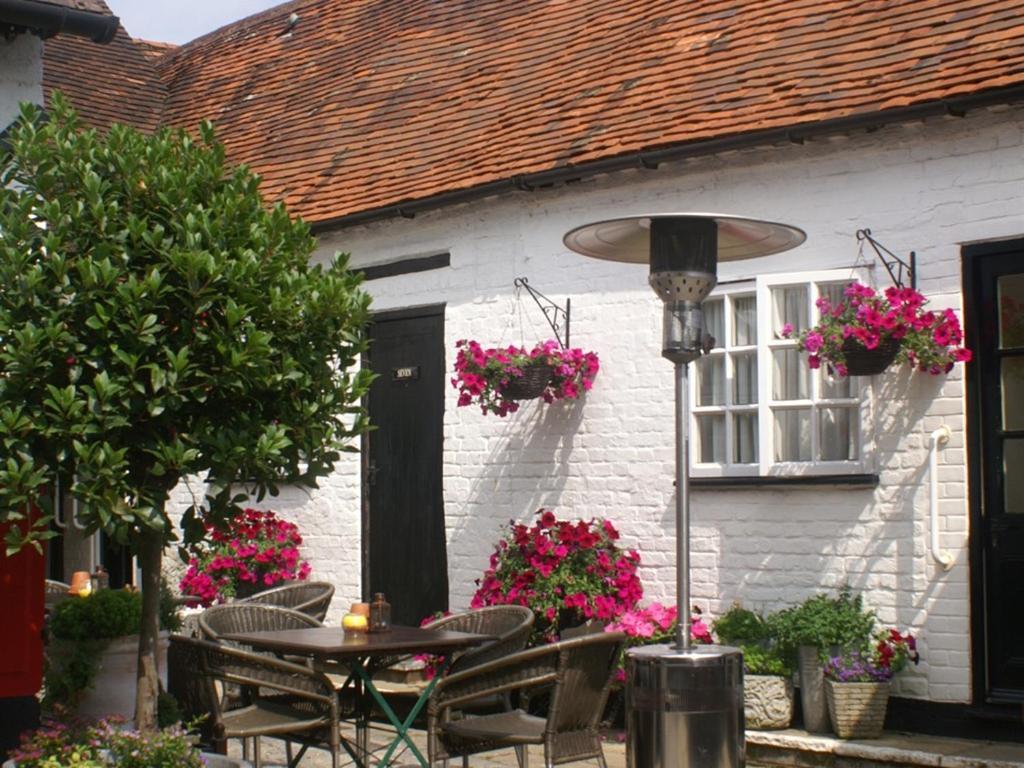 The Saracens Head Inn Amersham Exteriör bild