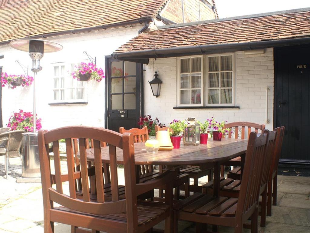 The Saracens Head Inn Amersham Exteriör bild