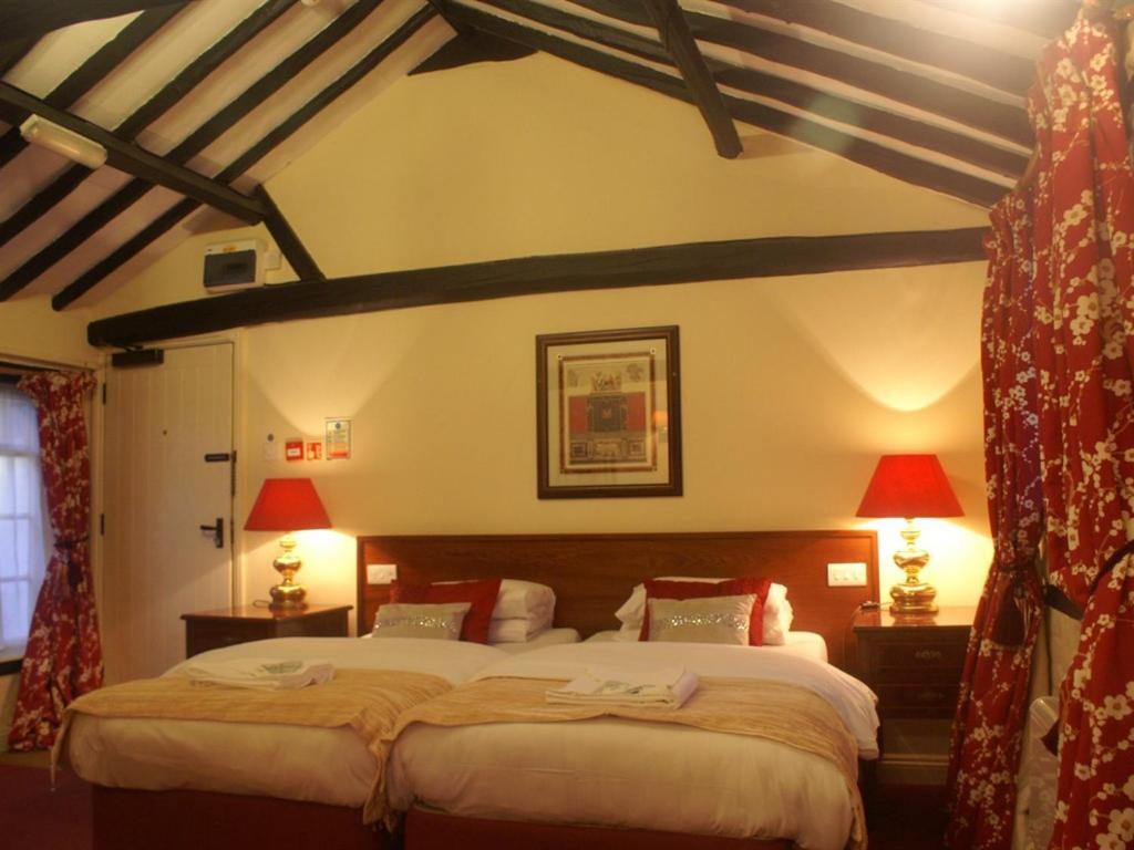 The Saracens Head Inn Amersham Exteriör bild
